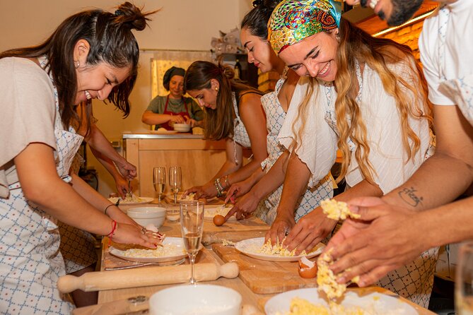 2-in-1 Pasta and Tiramisu Cooking Masterclass in Rome - Choosing between carbonara and cacio e pepe