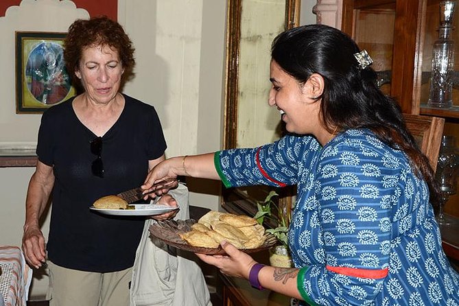 3-hour Private Cooking Lesson and Meal in a Local Agra Home - Entering a 100-Year-Old Agra Home
