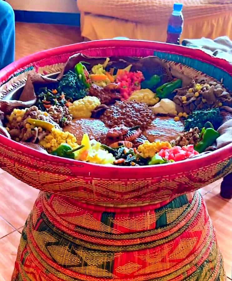 Addis abeba Full Cooking class. - The guide, group size, and timing