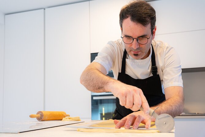 Aix en Provence Small group Croissant Baking Class with a chef - Starting at 16 Rue Constantin in central Aix