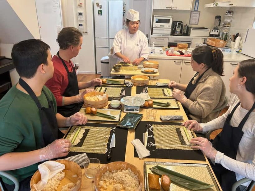 AKEMI's SUSHiKiTCHEN: A fun sushi cooking lesson in Tokyo - Four sushi styles, four different techniques