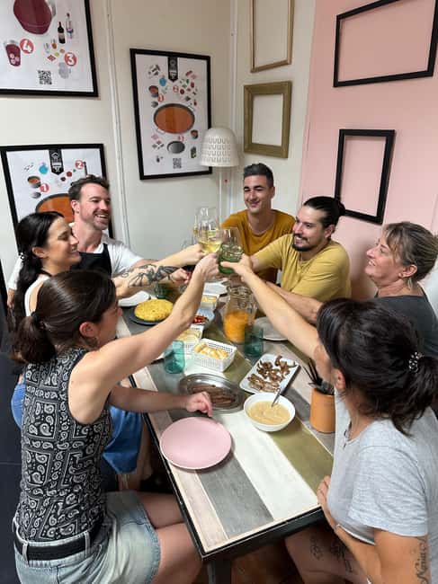 Alicante:Evening Spanish Tapas Cooking Class with Live Music - Key points at a glance