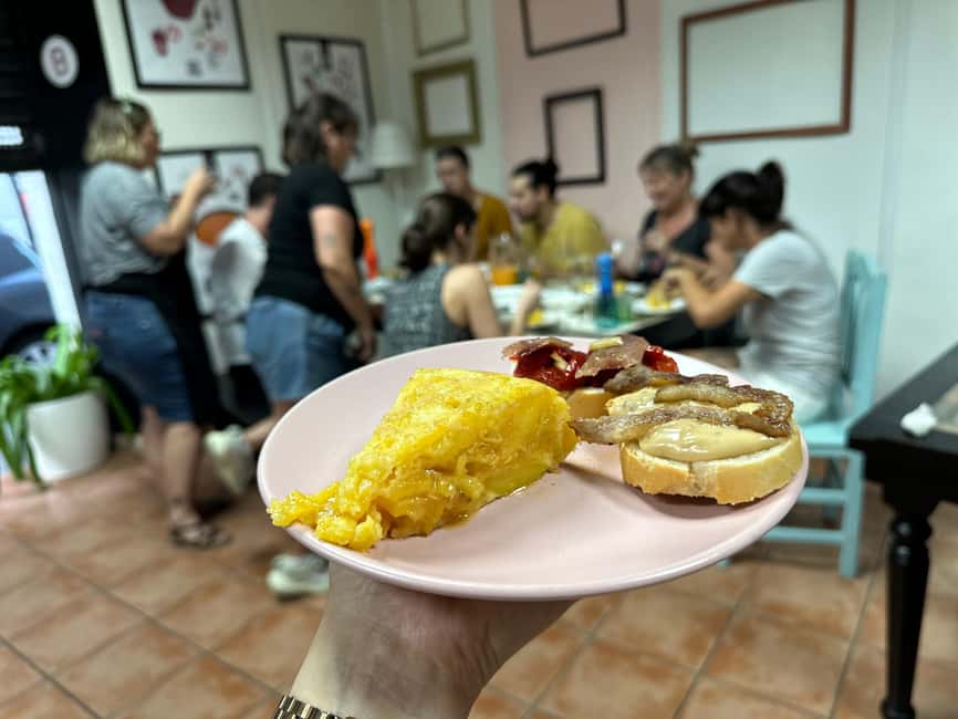 Alicante:Evening Spanish Tapas Cooking Class with Live Music - Starting at Bollitori near Alicante’s Central Market