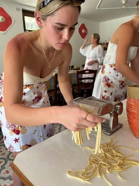 Amalfi Coast: Mozzarella, Pasta and Tiramisù Cooking Class - Who should book this food experience