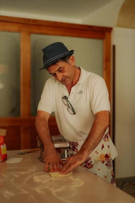 Amalfi: Cooking Class with Pasta, Mozzarella, and Tiramisù - Who should book this cooking class?