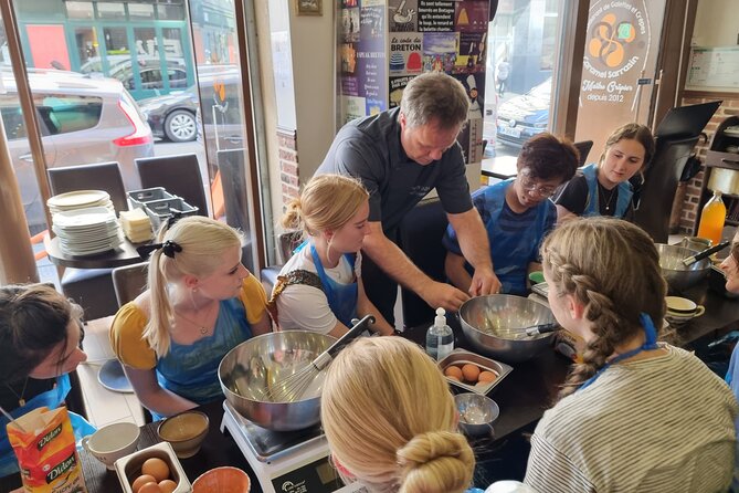 Amazing Sweet Crêpe Cooking Class Paris - Learning the billig and the rozell