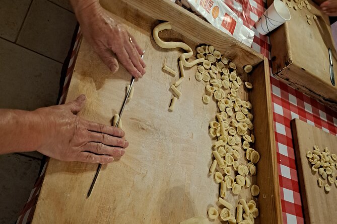 Apulian cooking class and typical dinner - From garden harvest to vineyard aperitif