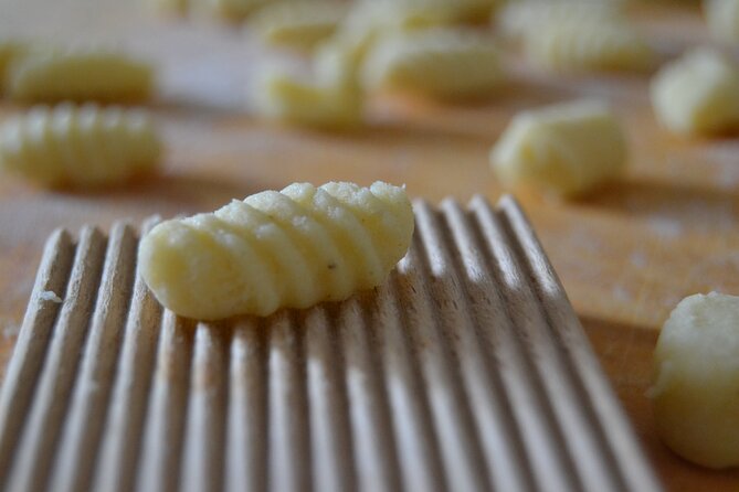 Apulian cooking class fresh pasta and focaccia - Finding the apartment near Bari Centrale