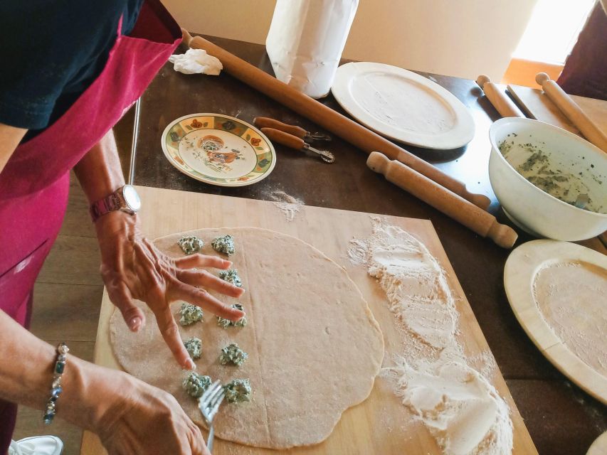 Arezzo: pasta e tiramisù cooking class organic Tuscan farm - Three pasta lessons in one three-hour session