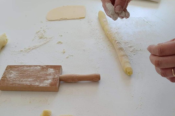 Authentic Cooking with Locals: Meal, Wine & Scenic Views - Who should book this experience?