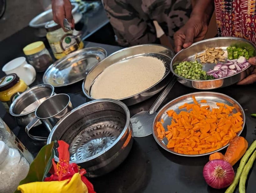 Authentic local vegetarian Kerala cooking class in Wayanad - Sharadha’s kitchen lesson