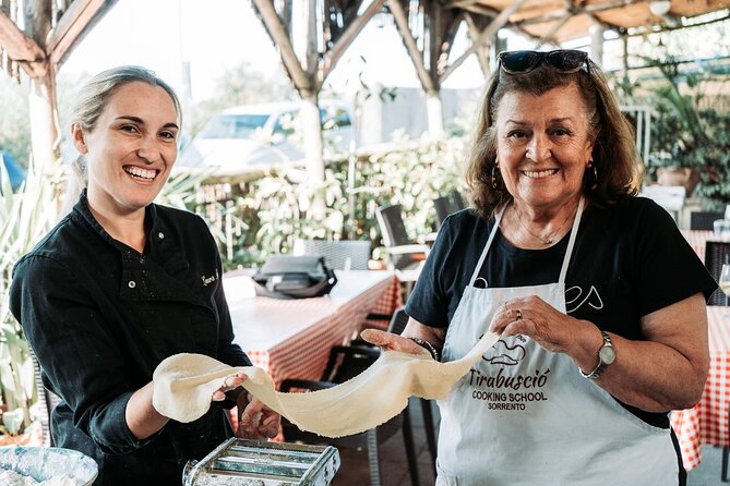 Authentic Pasta Cooking Class in Sorrento with Wine - Why this class works well in Sorrento