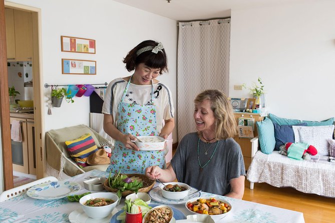 Authentic Thai Cooking Class in Bangkok with Apple & Family - Adding the Ta Lad Min market visit
