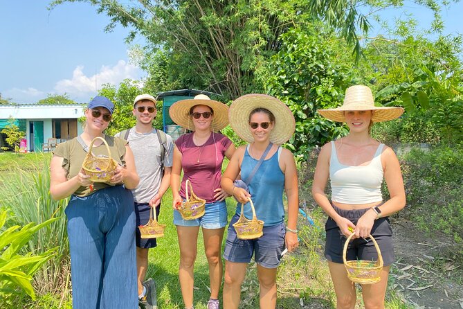 Baan Farm Thai Cooking School Chiangmai - A genuinely hands-on kitchen session