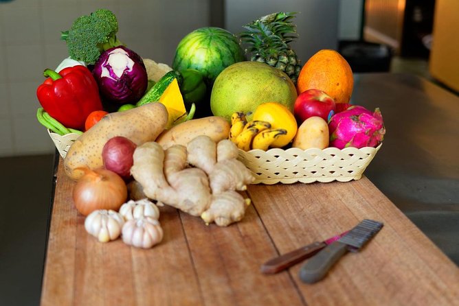 Baan Hongnual: Authentic Thai Cooking & Market Experience - The four-course meal: hands-on and social