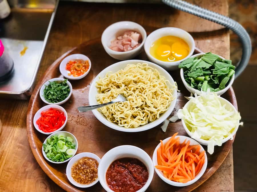 Bali: Balinese Cooking Class and Market Tour - Cooking several Balinese dishes with the group