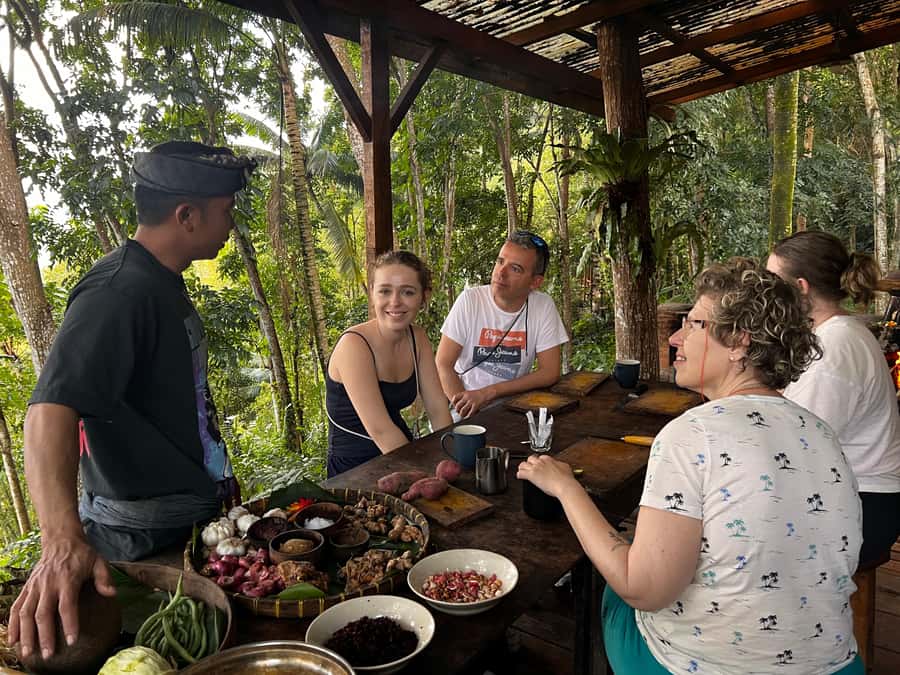Bali: Cooking Class with 5 Balinese Dishes - Chef Ketut and the human side of the lesson