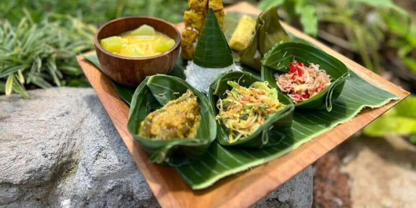 Bali: Cooking Class with Monkey Forest and Art Village Tour - Rice Terraces Along the Way