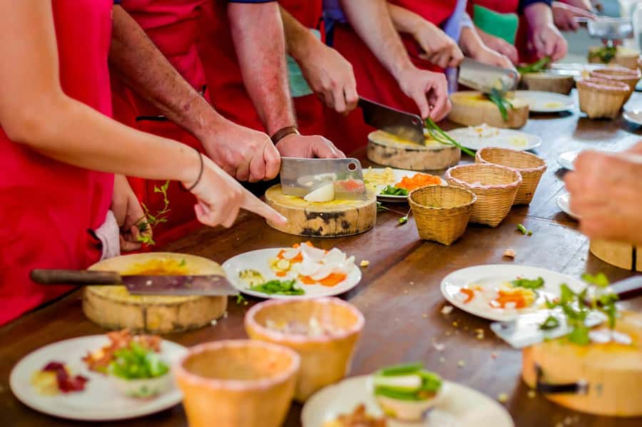 Bali: Private Balinese Cooking Class in a Family Home - Meeting the family and learning village customs