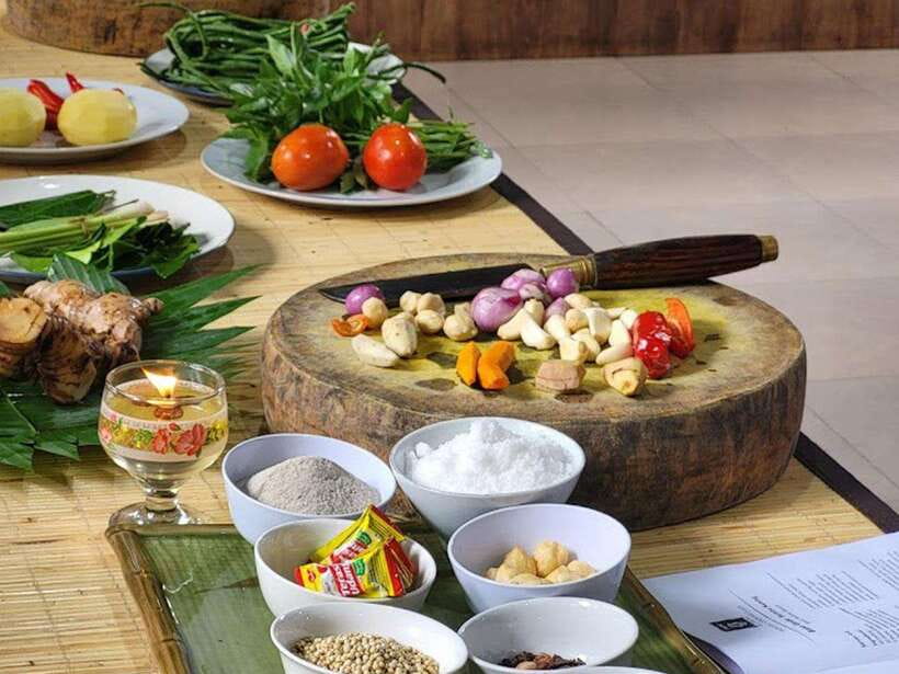Balinese cooking class/Go shopping at the market, cook, eat - Cooking nine Balinese dishes from soup to dessert