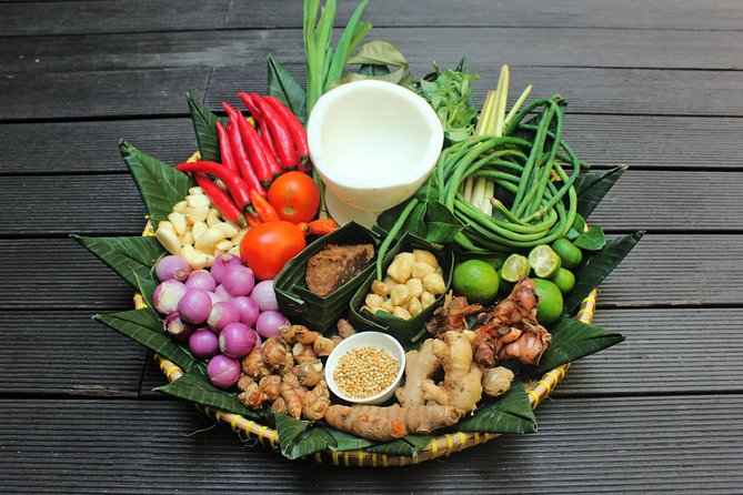 Balinese Cooking Class in Seminyak - How hands-on is the cooking?