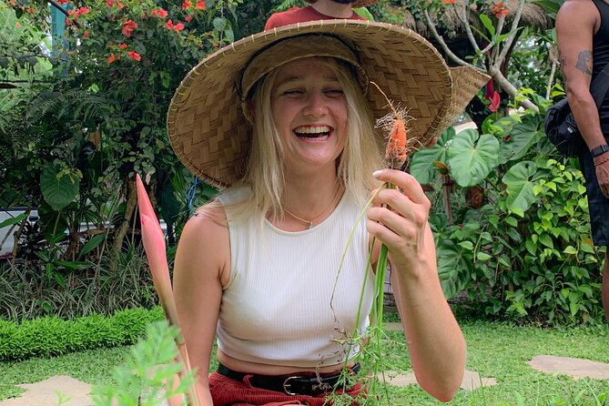 Balinese Farm Cooking Class by Pemulan Bali - Eating together in the countryside