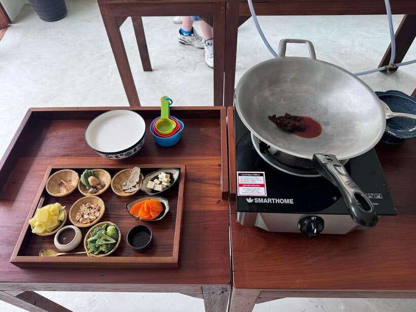 Bangkok: Cooking Class + Tuk Tuk Ride + Market Tour - Key points at a glance