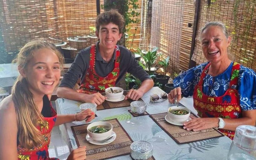 Bangkok: Favourite Thai Flavors Cooking Class by Smart Cook - Making Pad Thai from the pan up