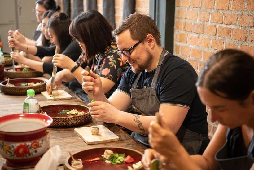 Bangkok: Hands-on Thai Cooking Class and Market Tour - Should you book House of Taste?