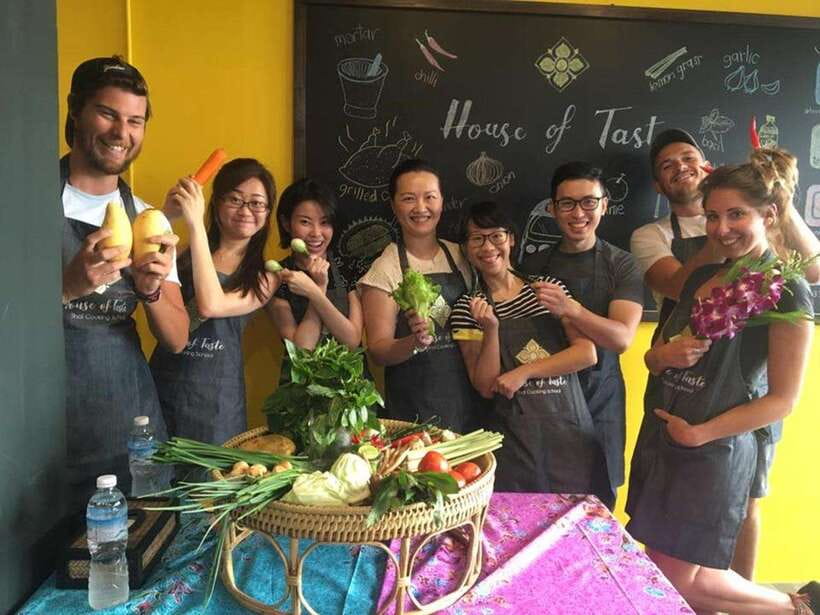 Bangkok: Hands-on Thai Cooking Class and Market Tour - Four dishes, with a new menu each day