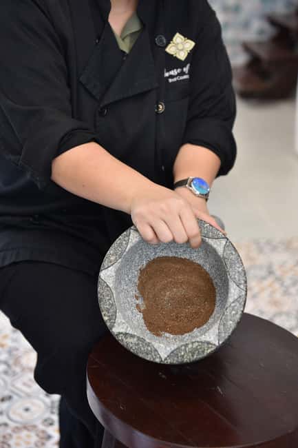 Bangkok: Hands-on Thai Cooking Class & Market Tour in Sathon - The four-dish rhythm keeps the meal fresh