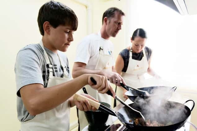 Bangkok: Maliwan Thai Cooking Class with Market Tour - A calm welcome before the burners come on