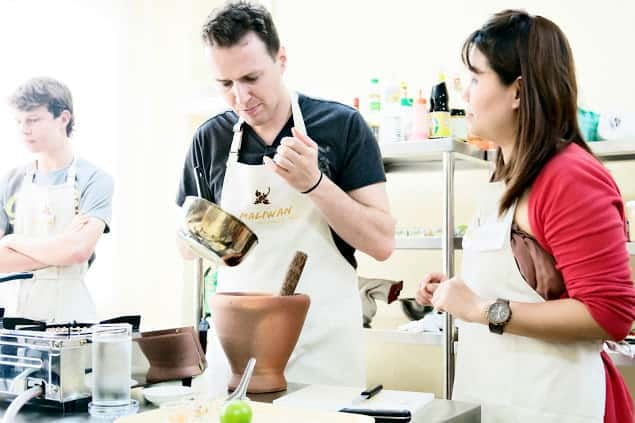 Bangkok: Maliwan Thai Cooking Class with Market Tour - Is $40 a good value?