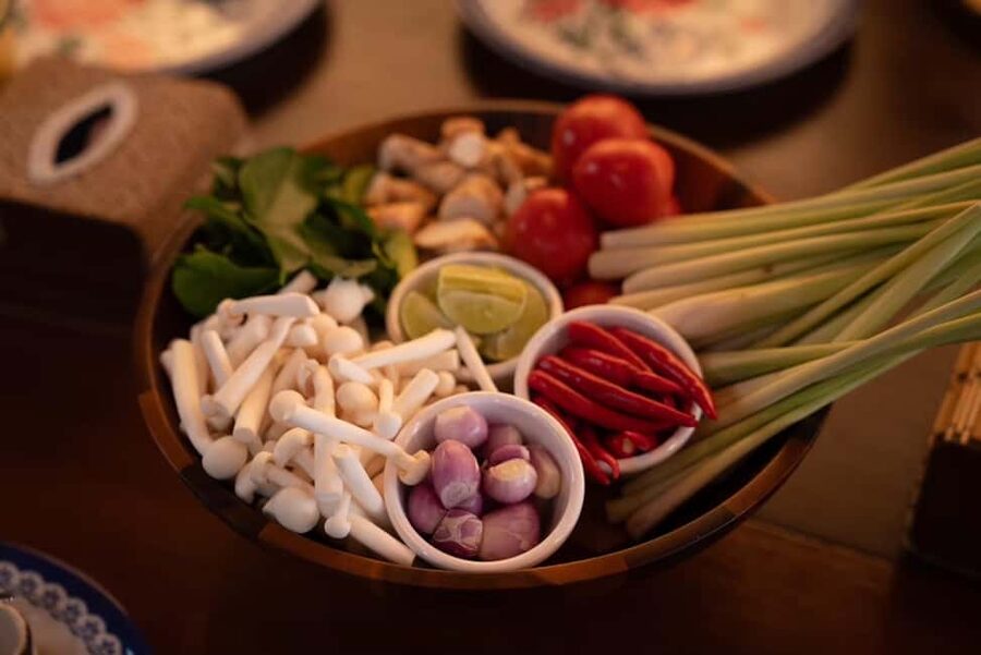 Bangkok: Thai Cooking Class With 4 Dishes & Thai Drink - Tom Yum Goong: Spicy Shrimp Soup