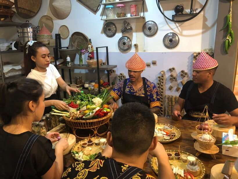 Bangkok: Tingly Thai Cooking School Half-Day Cooking Class - Meeting the Class Near Marriott Hotel Surawong