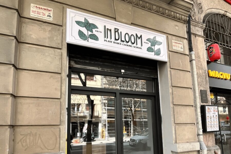 Barcelona: Catalan Cuisine cooking course 100% vegan - Timing, cancellation, and practical details