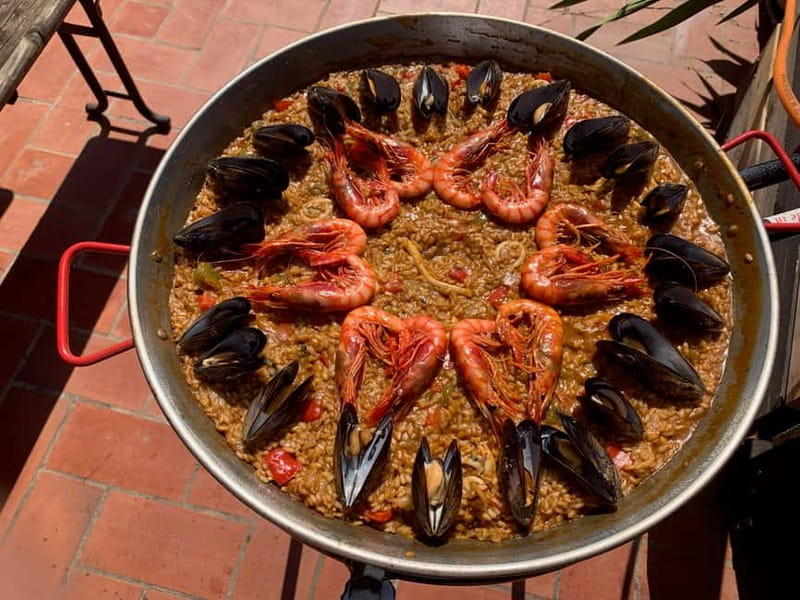Barcelona: Paella Seafood Master Cooking Class with Sangria - Chef Alfonso’s approach to seafood paella