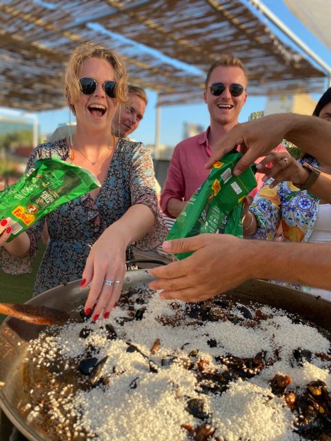 Barcelona: Rooftop Paella Cooking Class with Sangria - What to bring and how to arrive ready