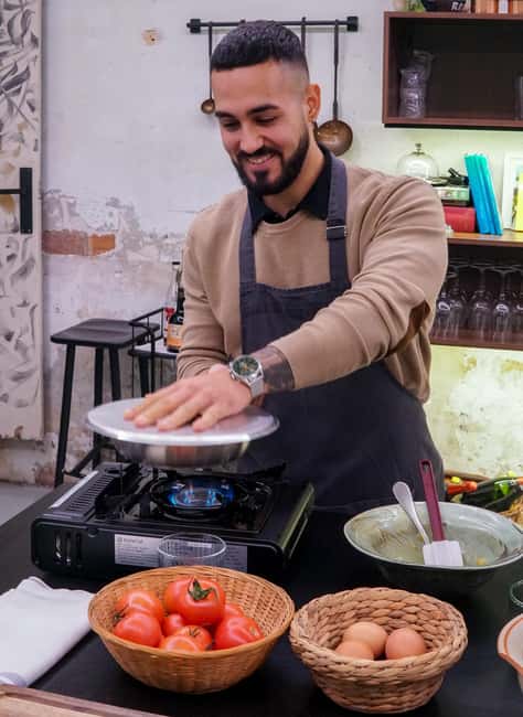 Barcelona: Tortilla de Patata Cooking Class & Unlimited Wine - The Open Bar: Local Wine and Homemade Sangría