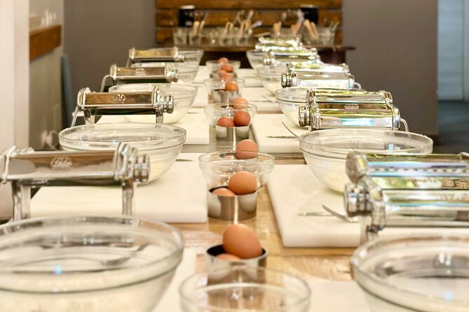 Bari: Pasta and Tiramisu Cooking Class with Wine - What the guides add to the experience