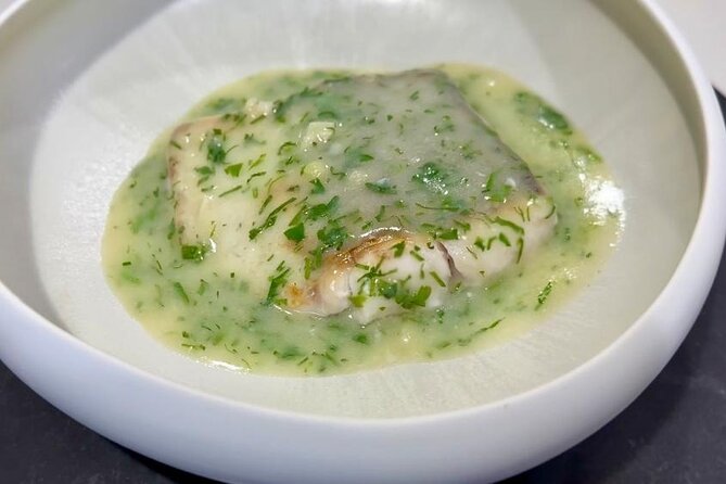 Basque Cooking Experience: Market Tour & Hands-On Class English - Why this class works so well in San Sebastián