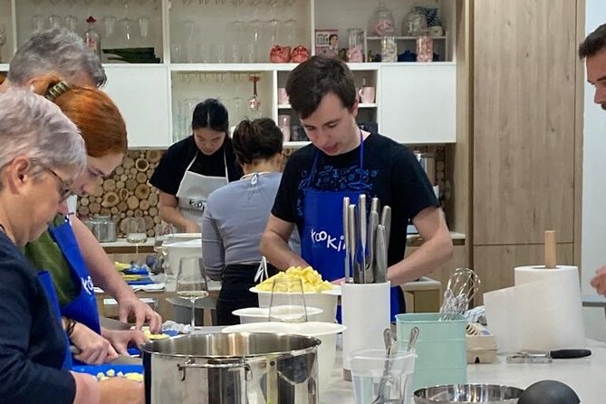 Basque Cooking Experience: Market Tour & Hands-On Class English - Who should book this experience?