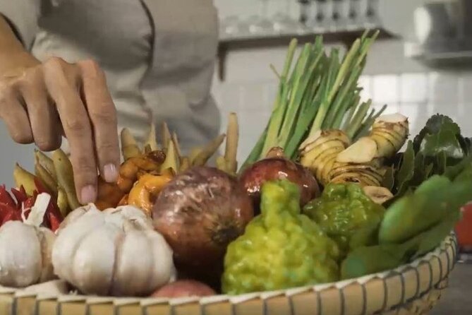 Battambang: Cooking Class and Market Touring - The three-course meal and vegetarian option