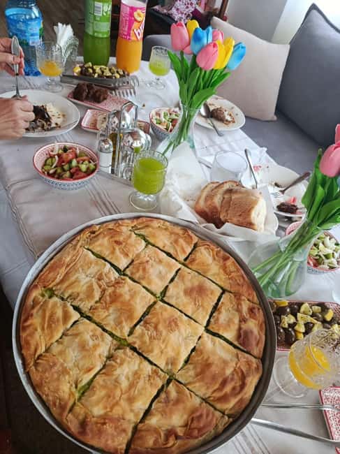 Berat: Traditional Cooking Class with Wine Tasting - Tasting Berat wine with local raki