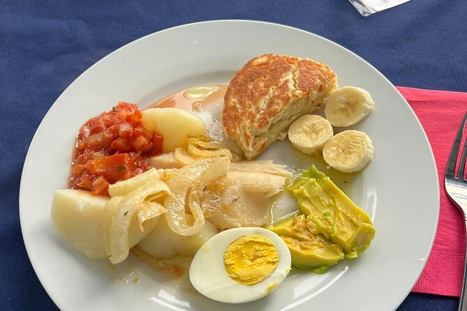Bermudian Cooking Class" and Walking Shared Tour - Walking Devonshire Parish After Lunch