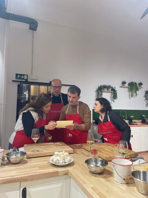 Bilbao: Basque Pintxos and Tapas Cooking Class - Meeting the chef and getting started