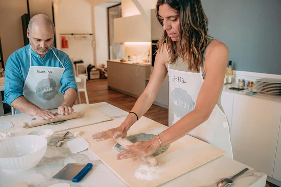 Bologna: Original Lasagna & Gelato Class at a Cooking School - Gelato while the lasagna bakes