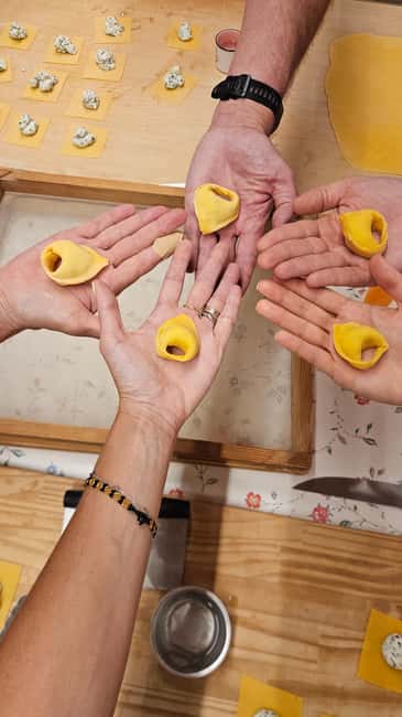 Bologna: Pasta Cooking Class, Ragu & Wine with Local Host - Practical details that affect your choice