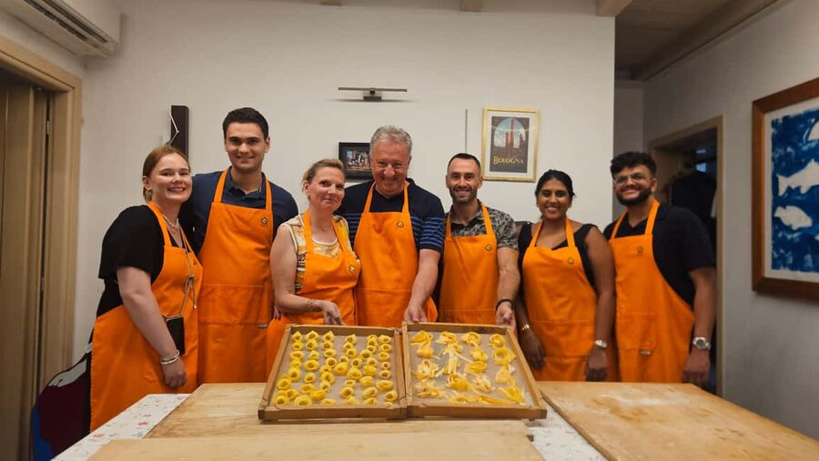 Bologna: Pasta Cooking Class, Ragu & Wine with Local Host - Arriving at Alessia’s home