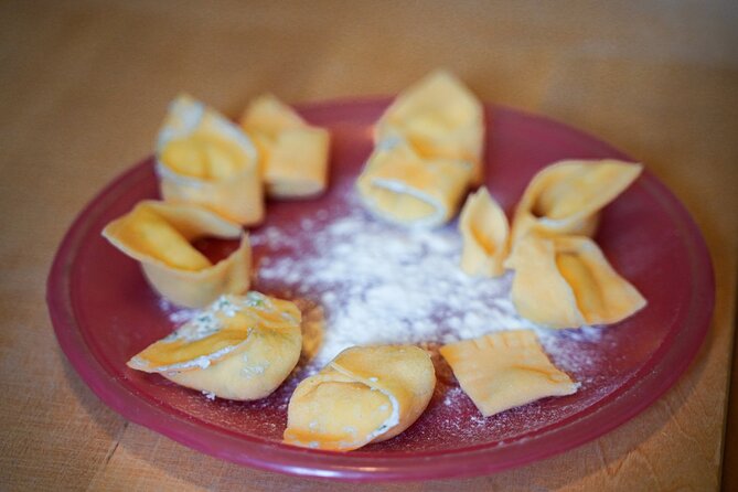 Bologna: Tagliatelle & Ragù Home Cooking Class with wine - What the Bologna kitchen experience promises